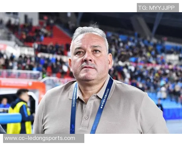 泰山队后卫岳瑞杰正式租借加盟重庆铜梁龙开启新征程 泰山队后卫岳瑞杰正式租借加盟重庆铜梁龙开启新征程