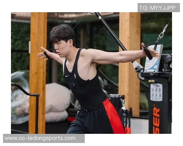 杨瀚森在G联赛中自信提升与英语交流能力显著进步的故事 杨瀚森在G联赛中自信提升与英语交流能力显著进步的故事